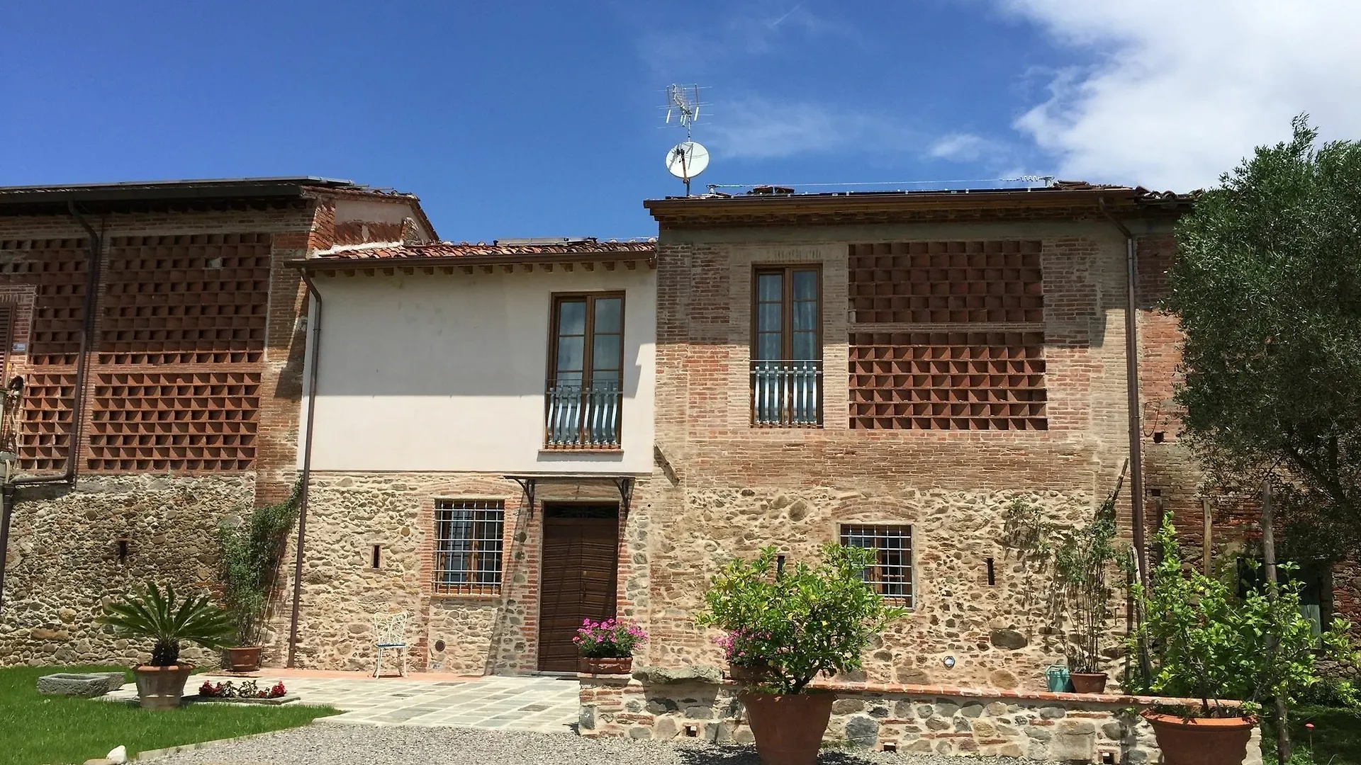 Frutteto Dei Babbi Villa Capannori Italy