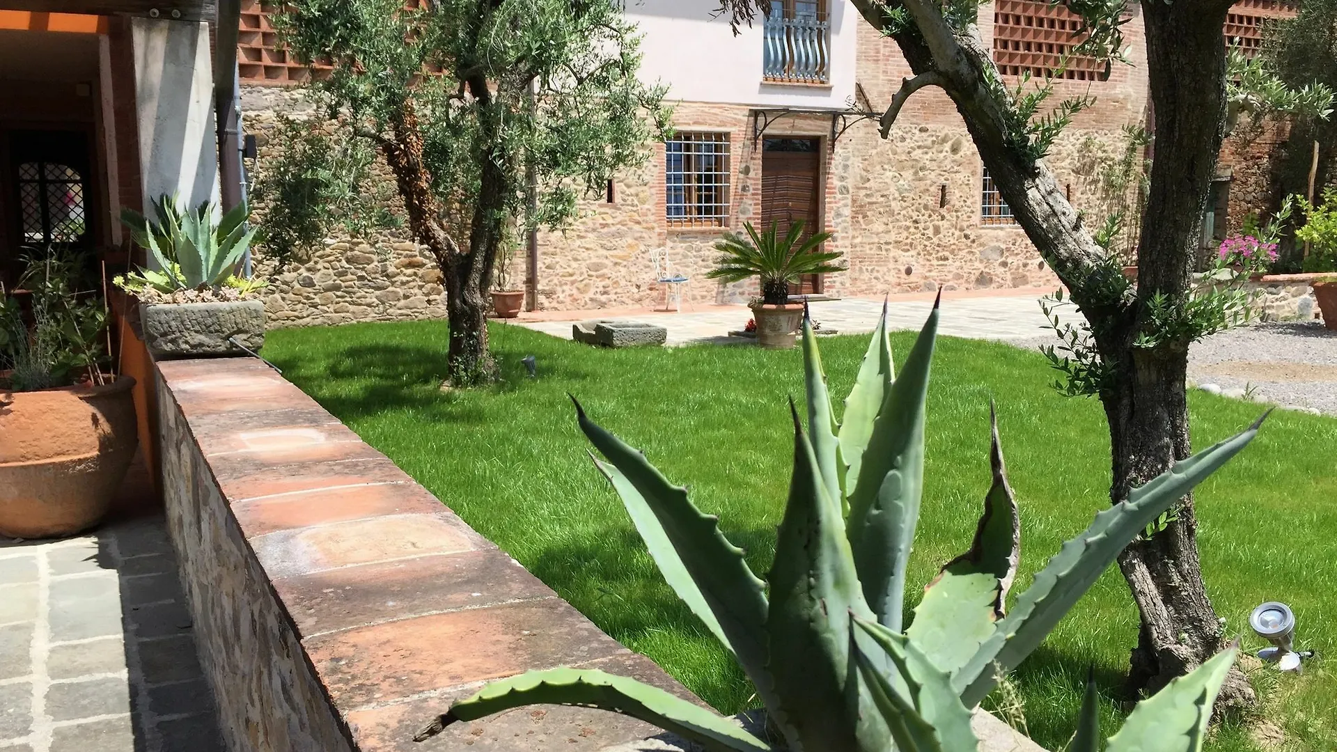 Frutteto Dei Babbi Villa Capannori 0*,  Italy